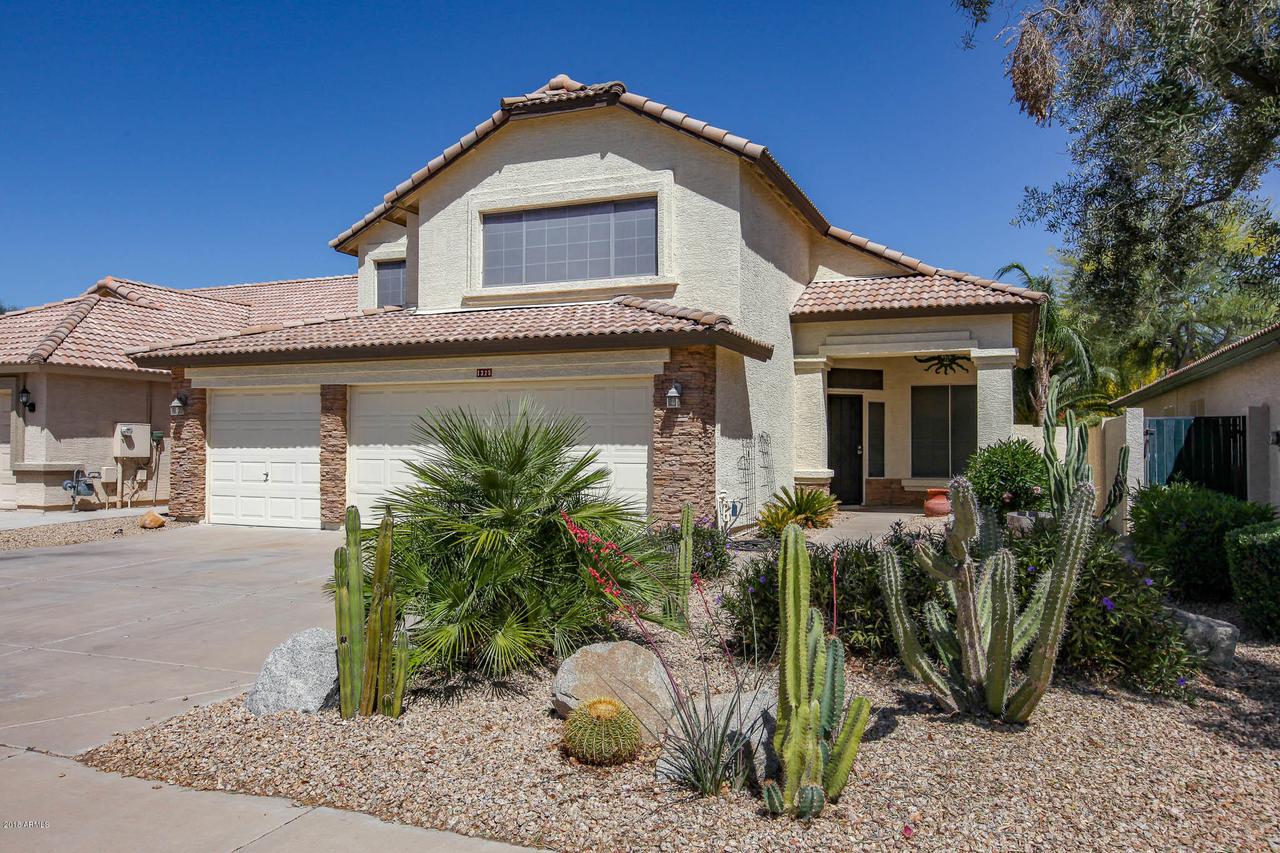 1325 S Honeysuckle Ln., Gilbert, AZ 85296