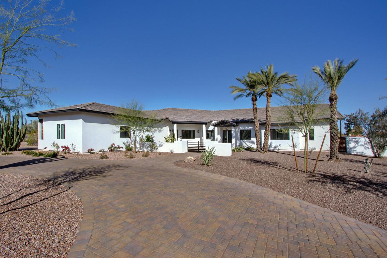 4626 E Clinton St., Phoenix, AZ 85028