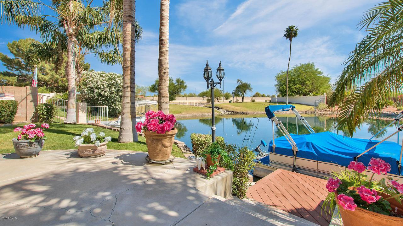 8627 W Mauna Loa Ln., Peoria, AZ 85381