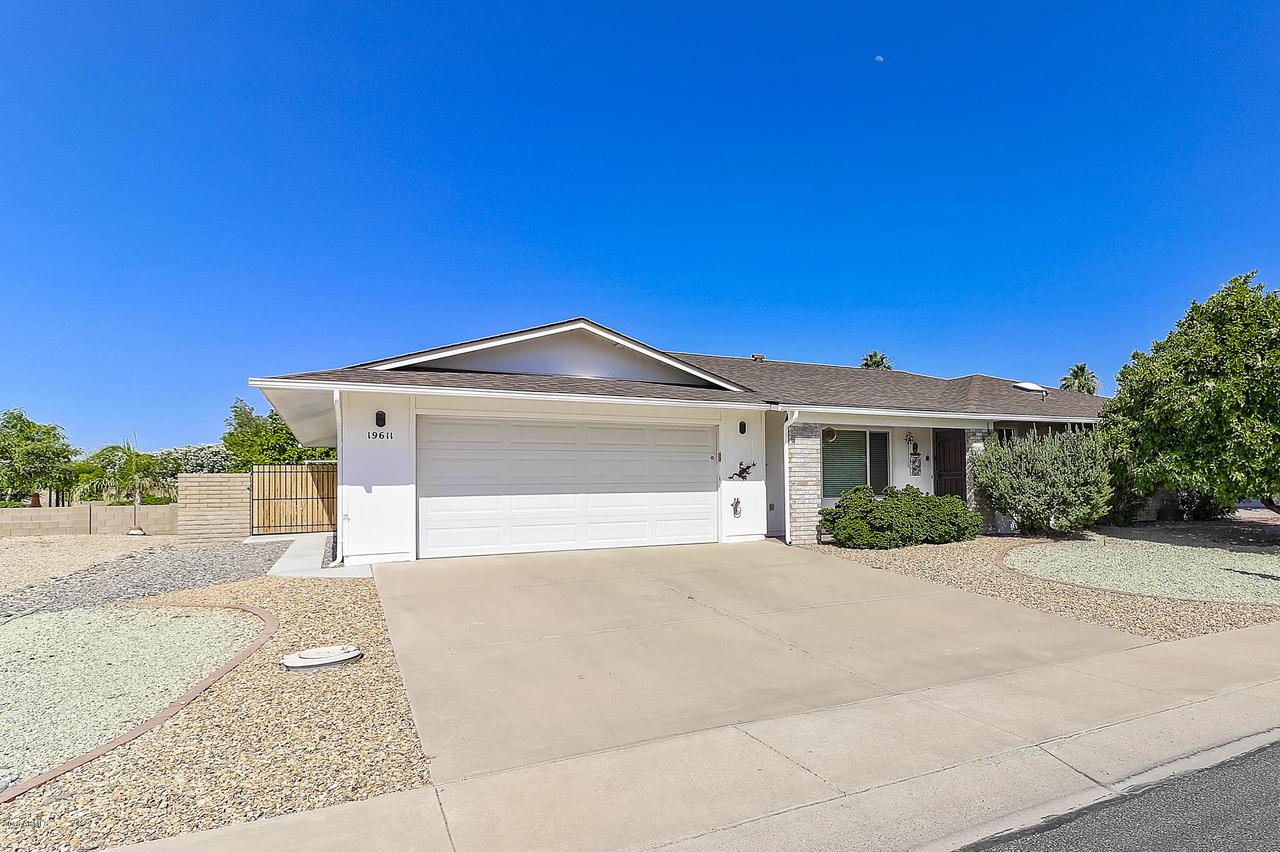 19611 N Pine Springs Dr., Sun City, AZ 85373