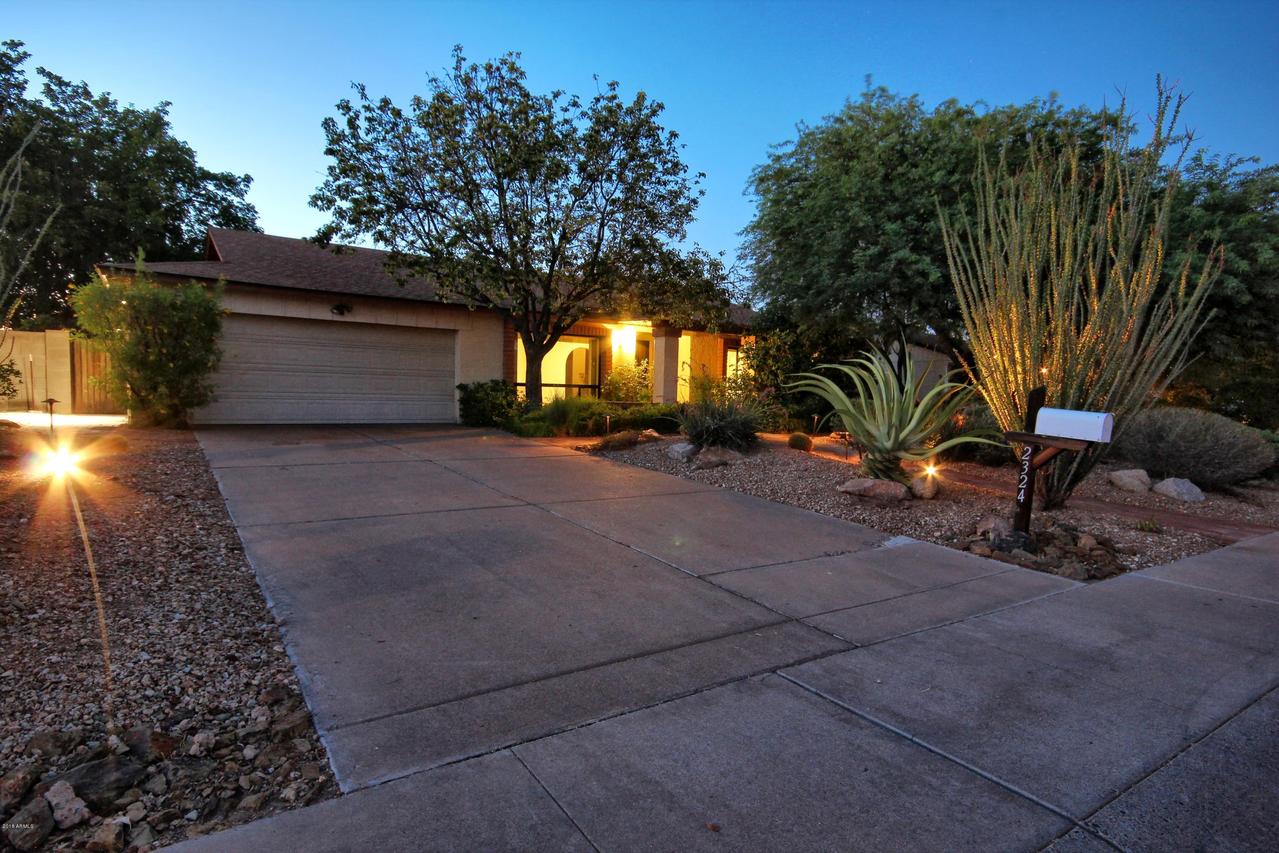 2324 E Sunnyside Dr., Phoenix, AZ 85028
