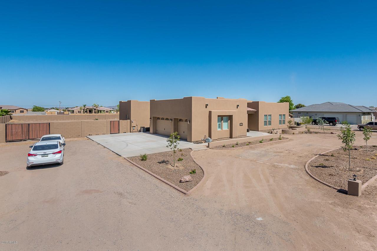 6823 S 220th Ave., Buckeye, AZ 85326