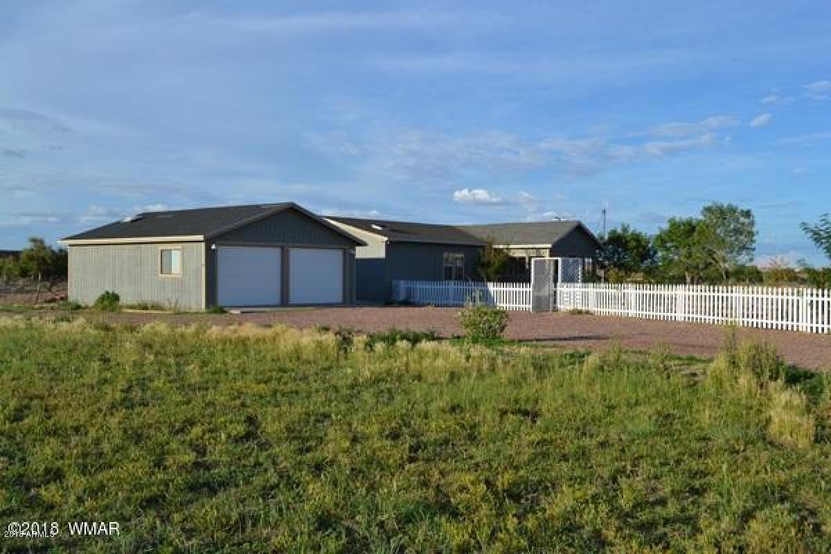 6499 Country Rd., Woodruff, AZ 85942