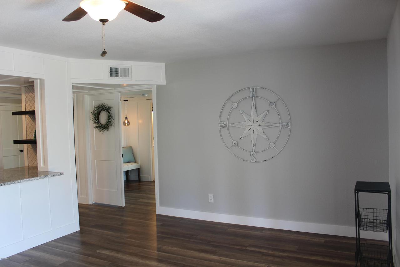 6039 W Carol Ann Way, Glendale, AZ 85306