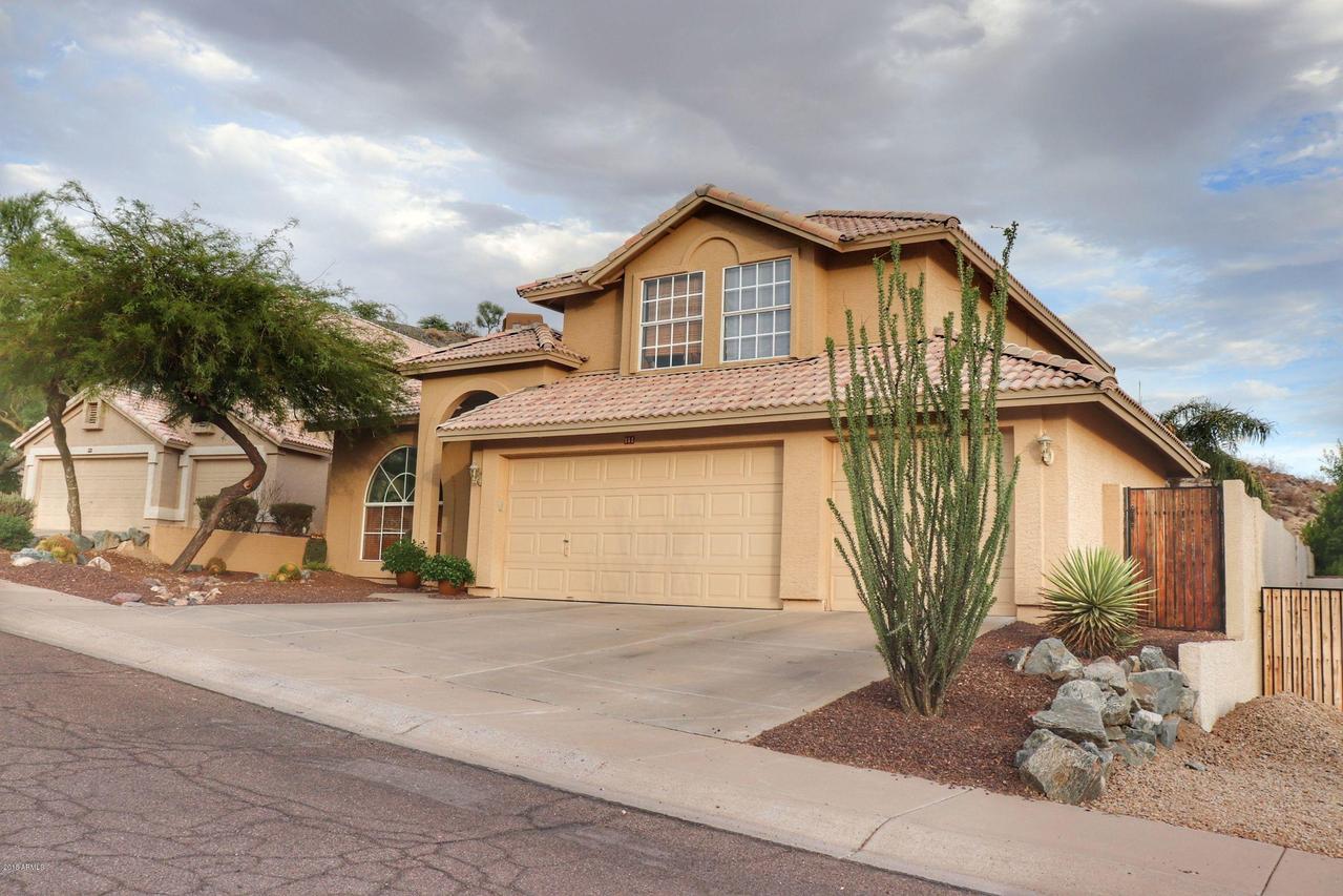 951 E South Fork Dr., Phoenix, AZ 85048