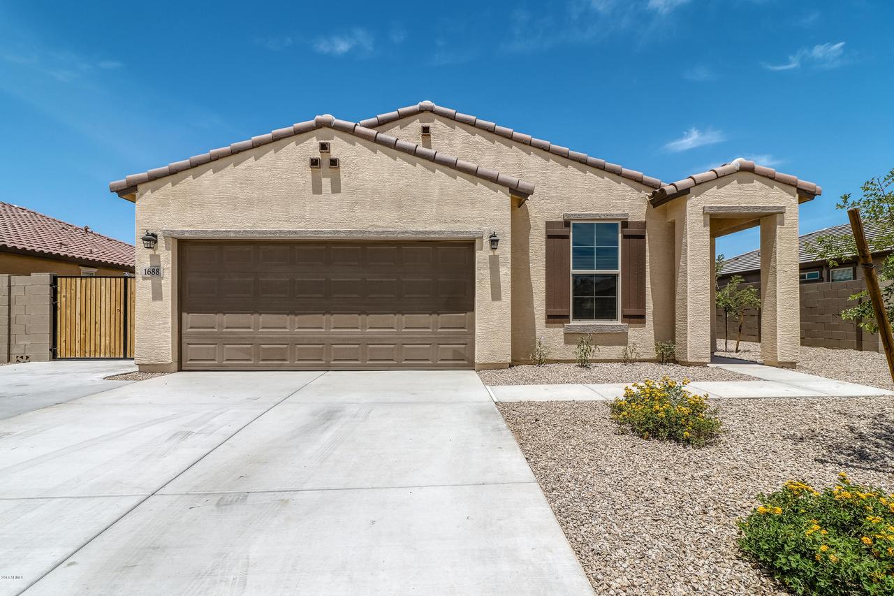 1688 E Primavera Way, San Tan Valley, AZ 85140