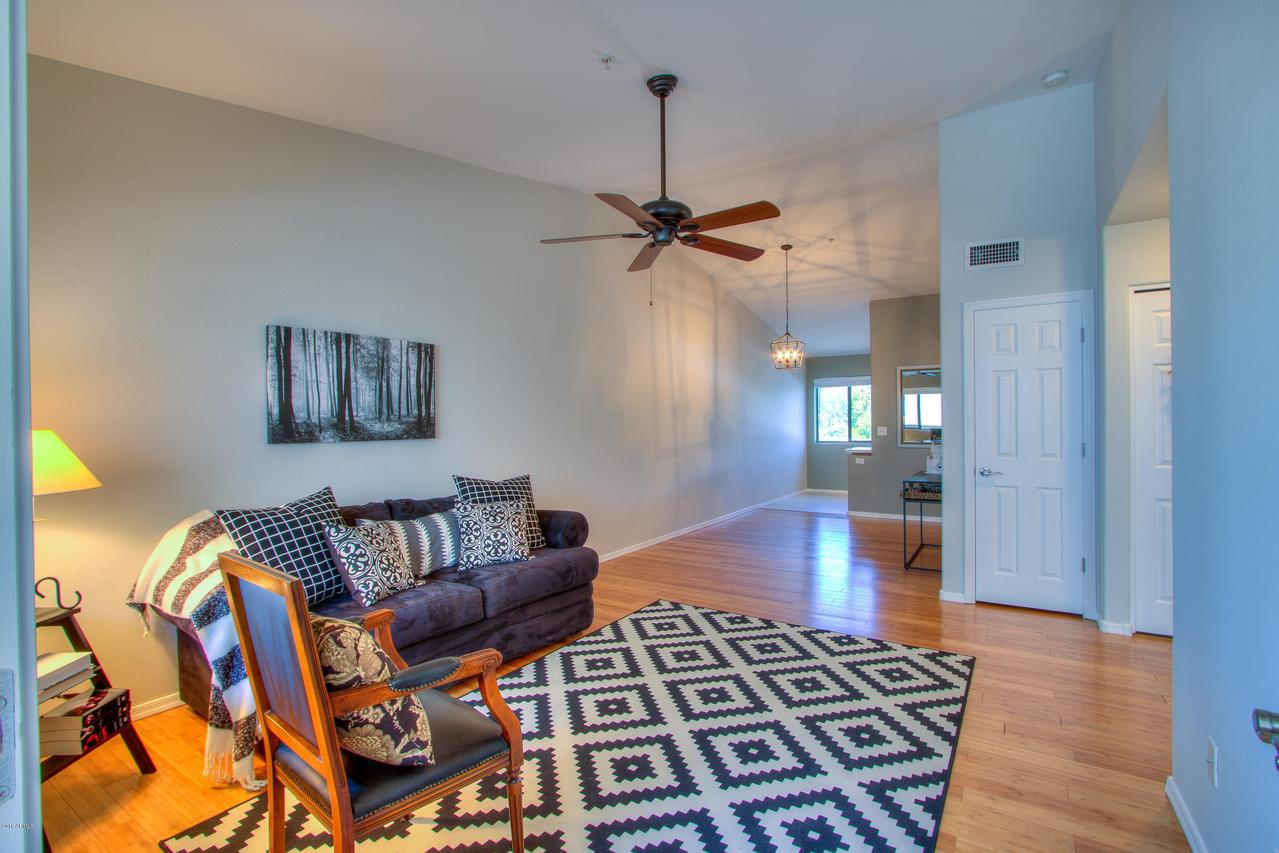 3301 E Earll Dr. #213, Phoenix, AZ 85018