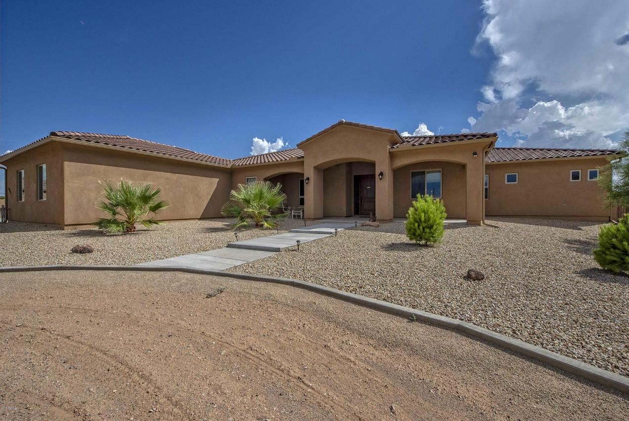 38818 N 7th Ave., Phoenix, AZ 85086