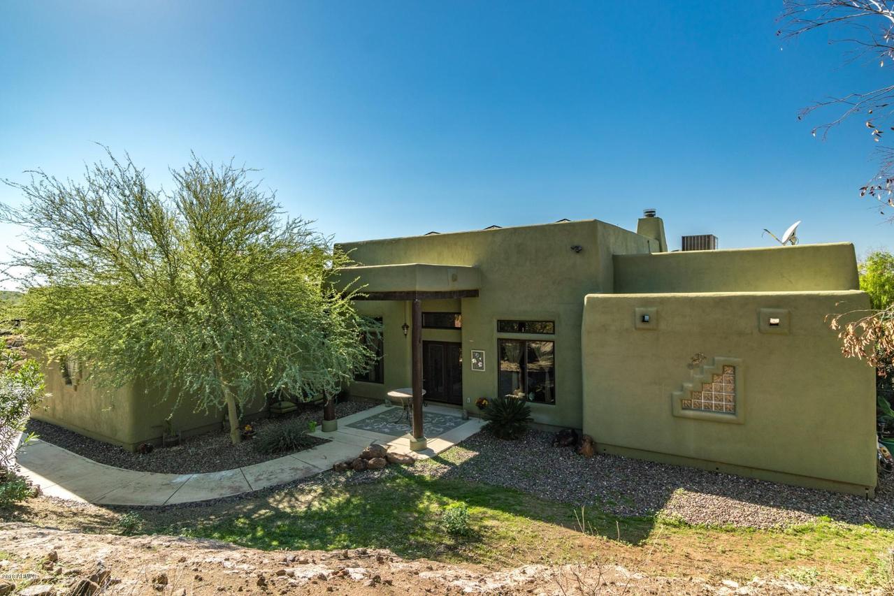 2240 E Gaffney Rd., New River, AZ 85087