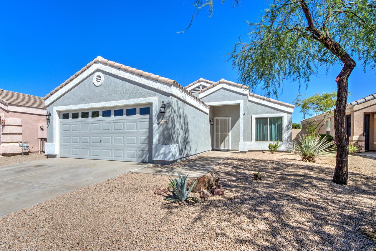 1122 E Christopher St., San Tan Valley, AZ 85140