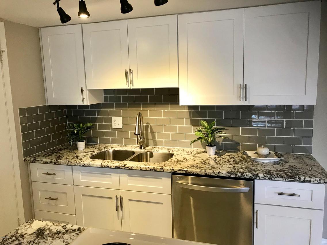 5247 N 42nd Ln., Phoenix, AZ 85019