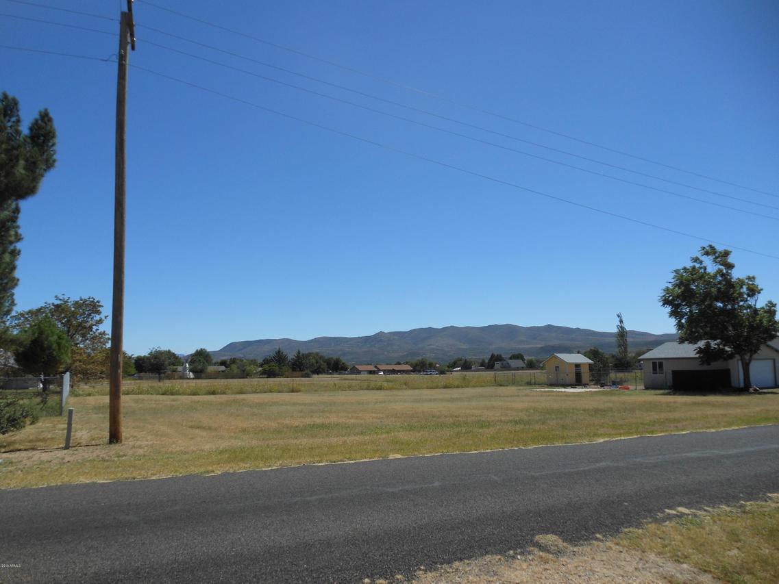 18579 S Jerry Holbrook Rd. #71, Peeples Valley, AZ 86332