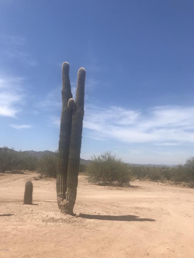 1706 E Circle Mountain Rd., New River, AZ 85087