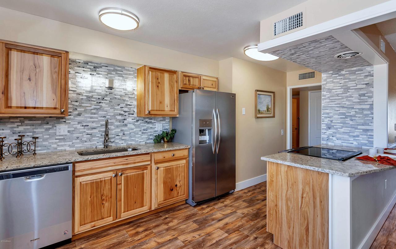 10326 W Pine Springs Dr., Sun City, AZ 85373
