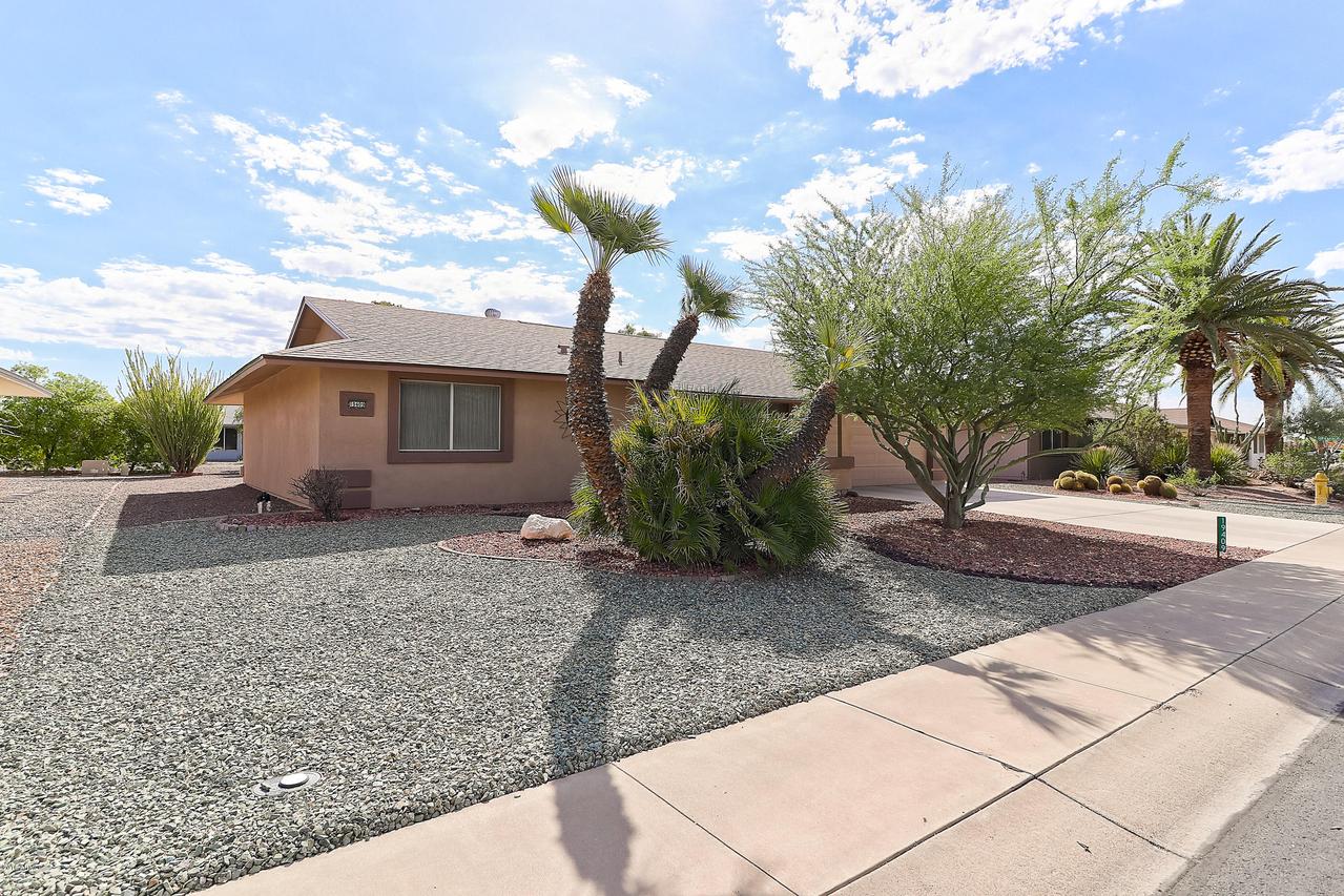 19409 N Willow Creek Cir., Sun City, AZ 85373