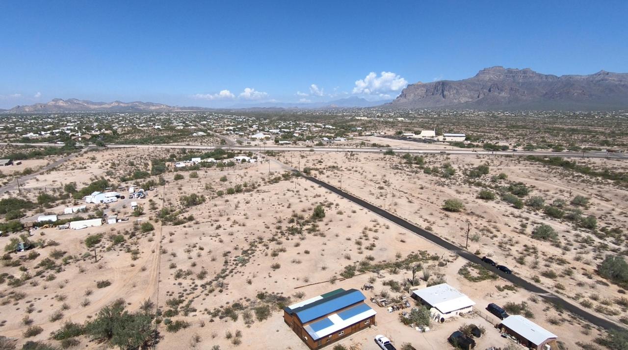 - S Starr Rd., Apache Junction, AZ 85119