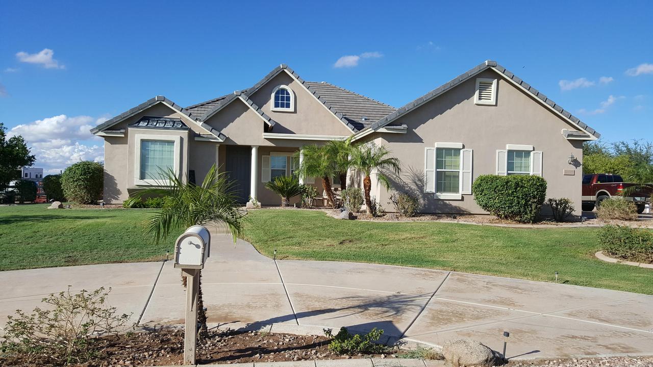 1600 E Loveland Ln., San Tan Valley, AZ 85140