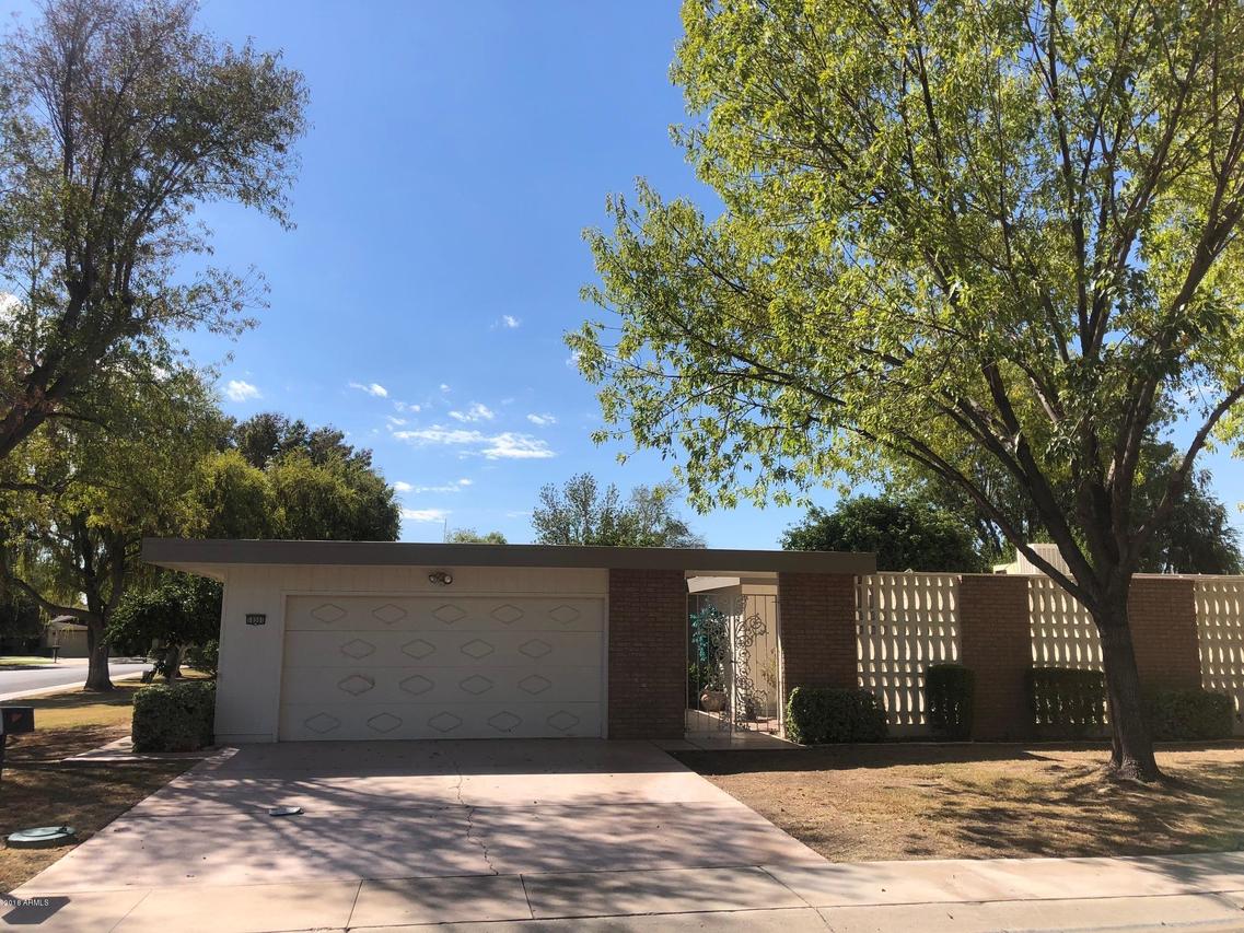 10301 W Spanish Moss Ln., Sun City, AZ 85373