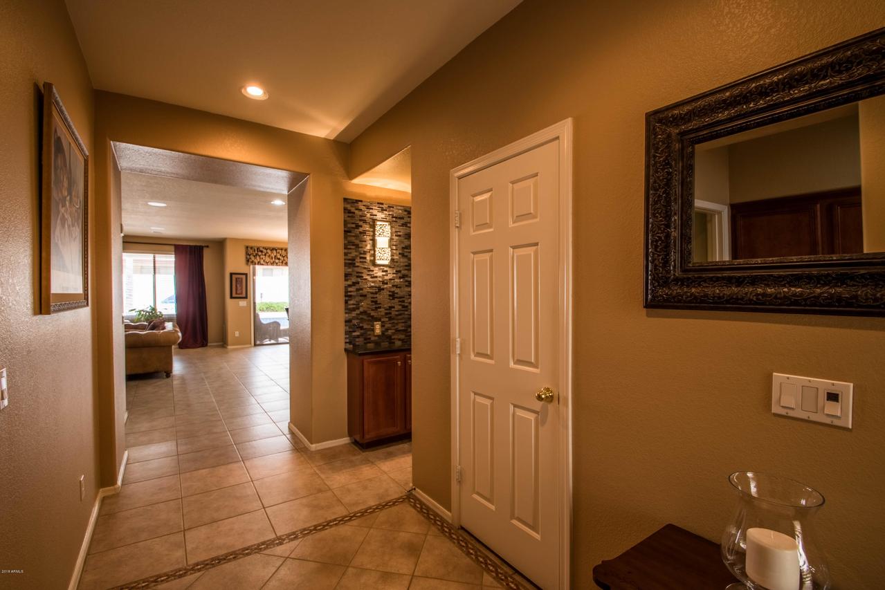 6822 W Bronco Tr., Peoria, AZ 85383
