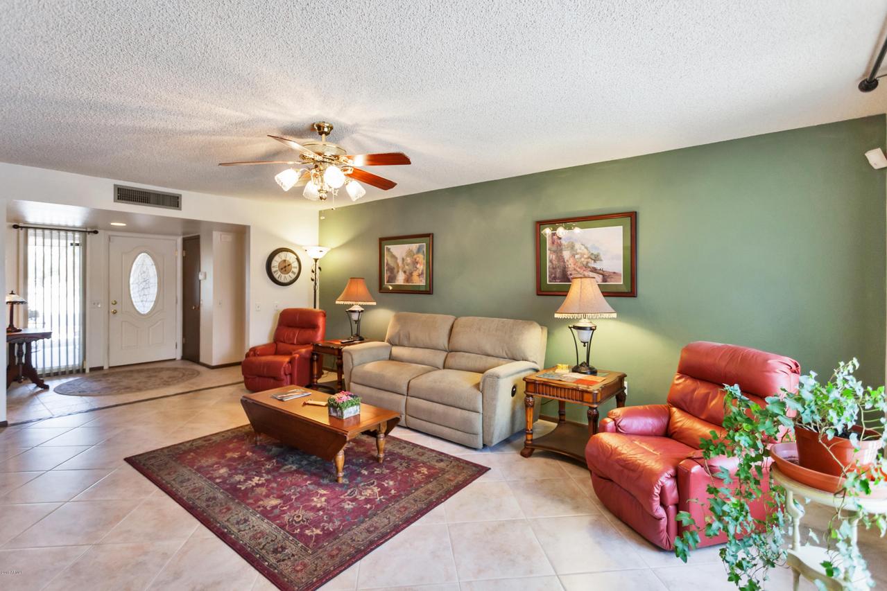 9707 W Calico Dr., Sun City, AZ 85373