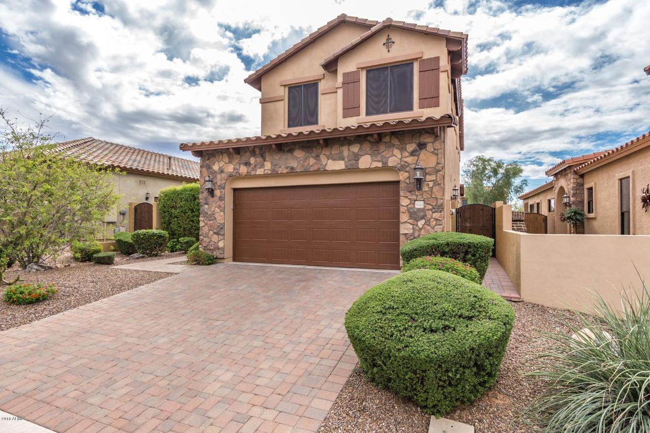 8643 E Indigo St., Mesa, AZ 85207