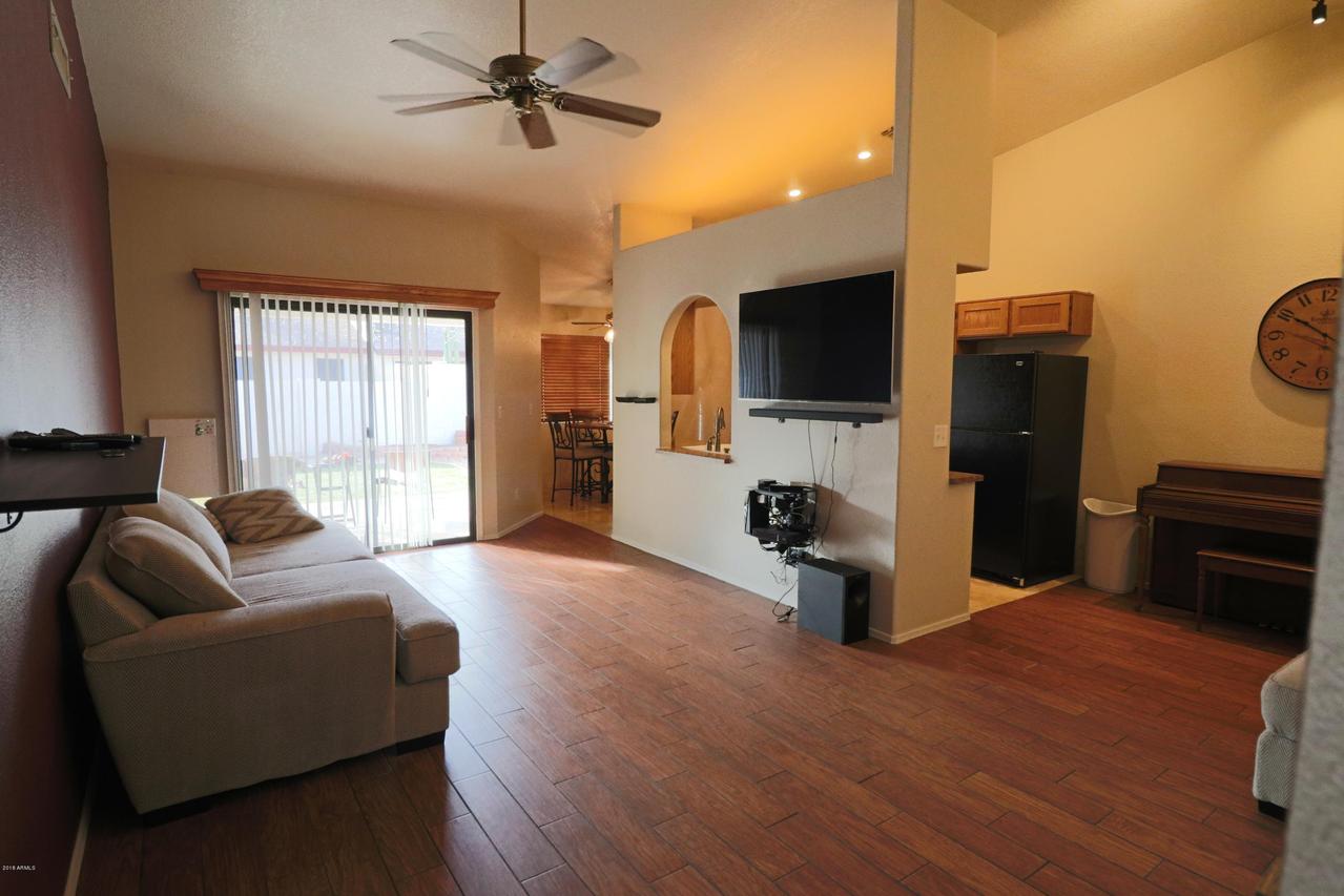 9126 N 68th Ave., Peoria, AZ 85345