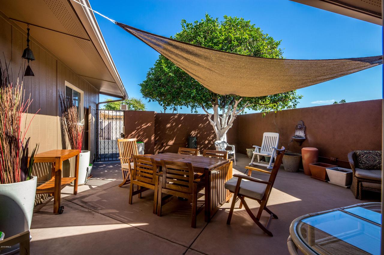 9930 W Palmeras Dr., Sun City, AZ 85373