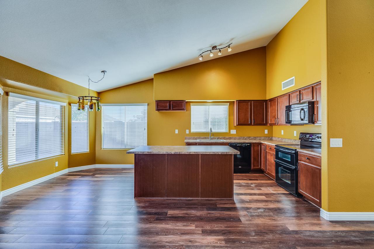 9146 W Acoma Dr., Peoria, AZ 85381