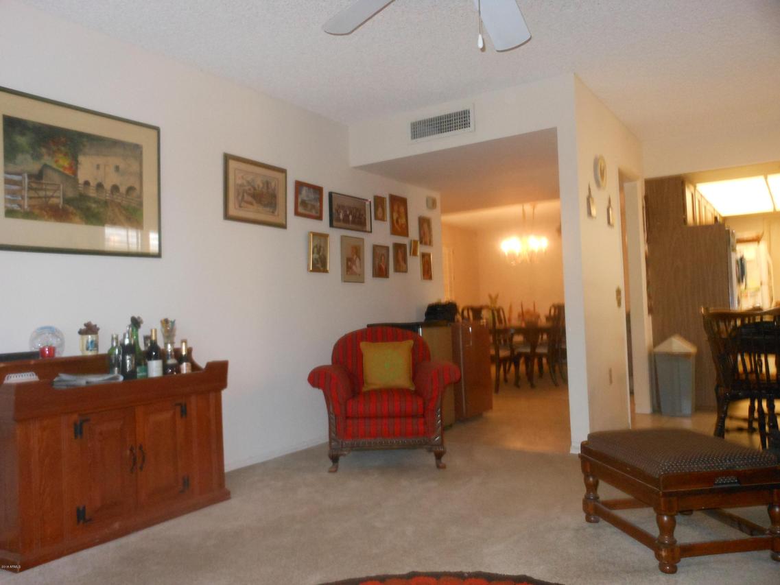 9866 W Highwood Ct., Sun City, AZ 85373