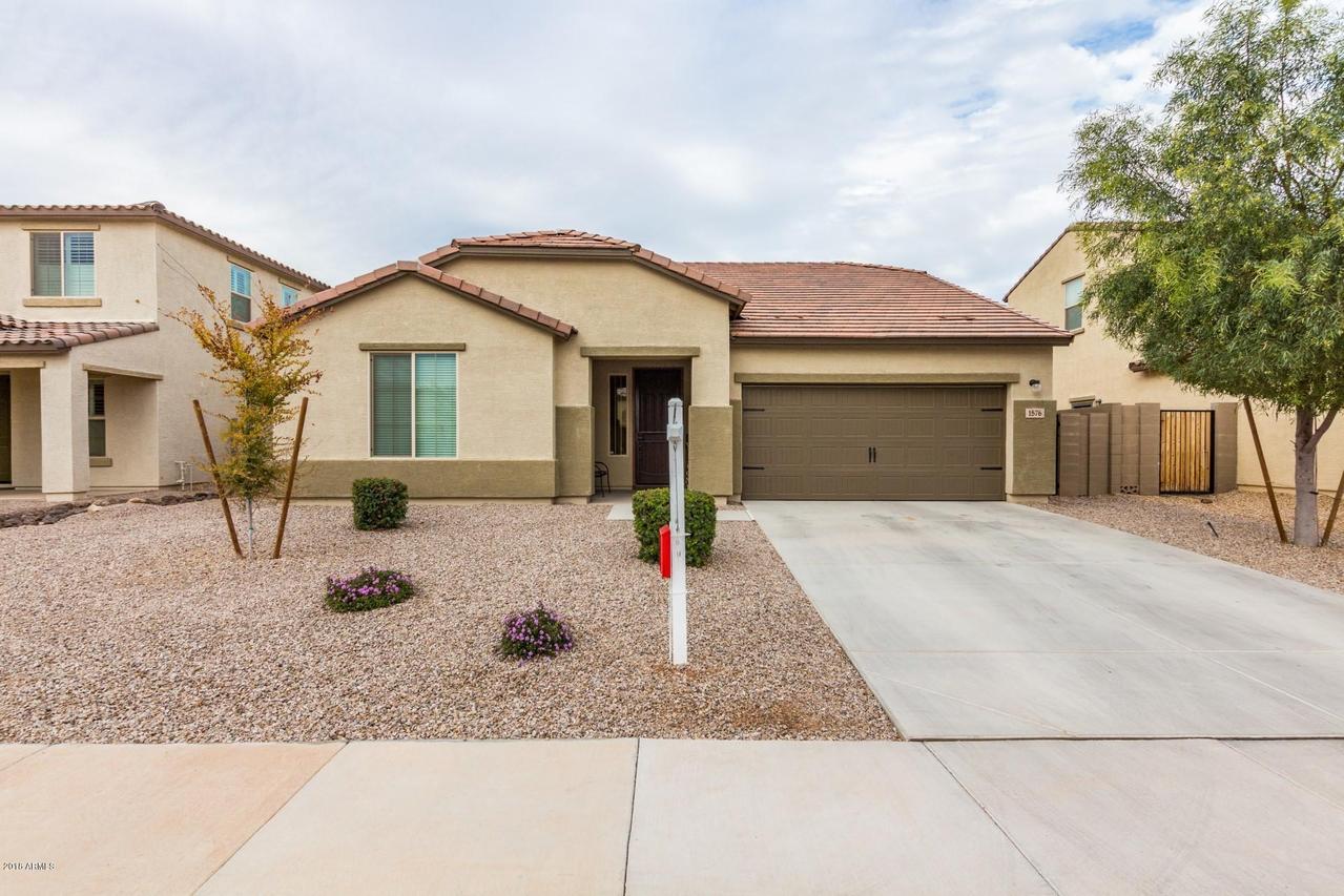 1576 E Cielo Azul Way, San Tan Valley, AZ 85140