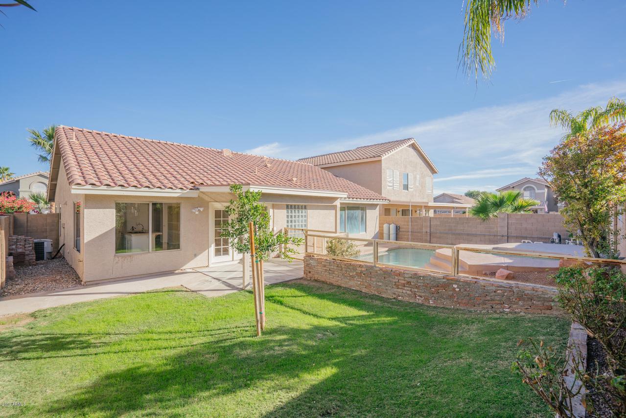 17312 N Kimberly Way, Surprise, AZ 85374