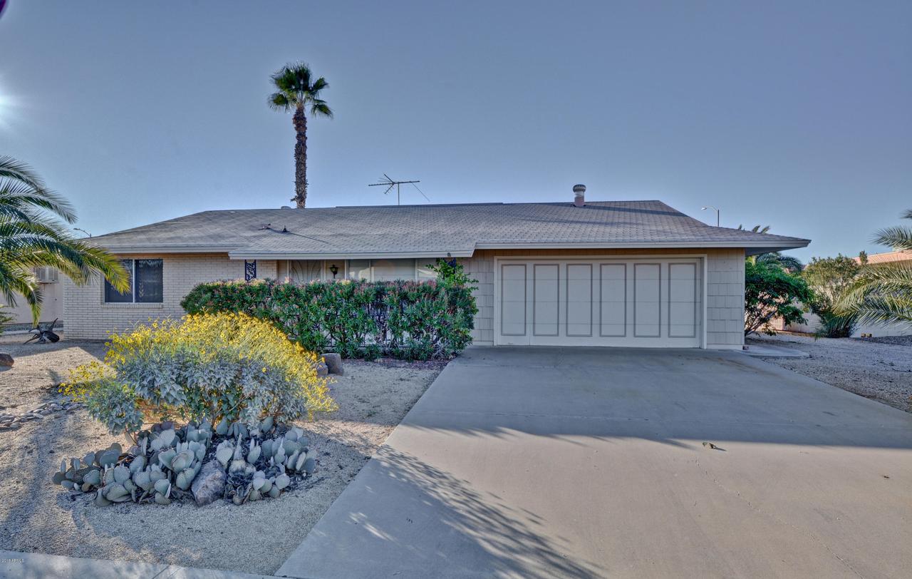 10621 W Carob Dr., Sun City, AZ 85373