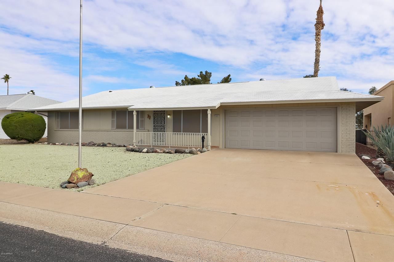 18201 N Willowbrook Dr., Sun City, AZ 85373