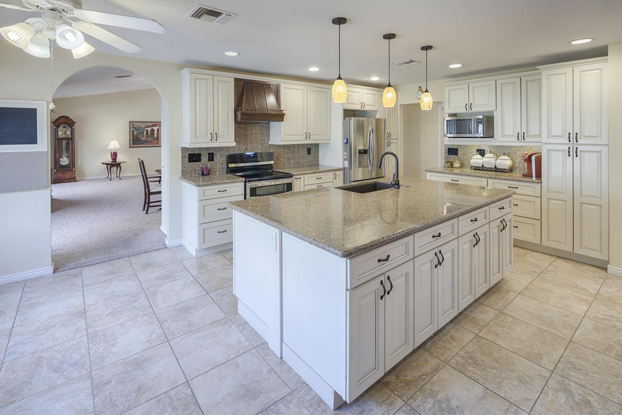 20803 N Desert Sands Dr., Sun City West, AZ 85375