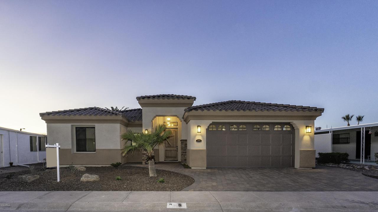 2454 N Snead Dr., Mesa, AZ 85215