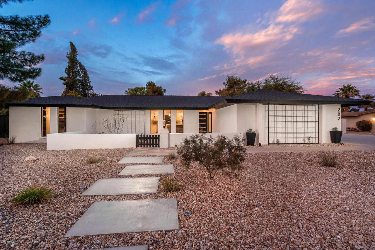 202 W Llano Dr., Litchfield Park, AZ 85340