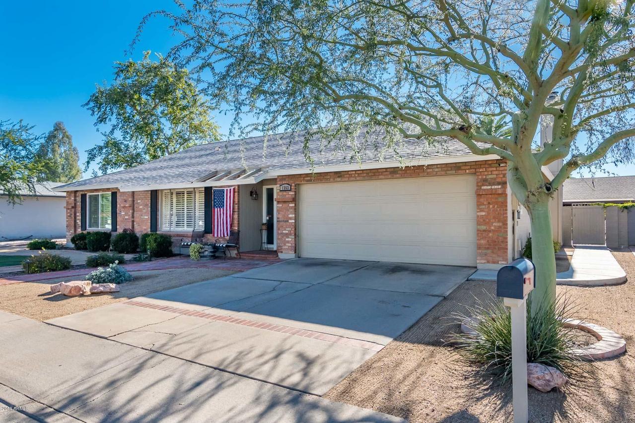 1353 W Los Lagos Vista, Mesa, AZ 85202