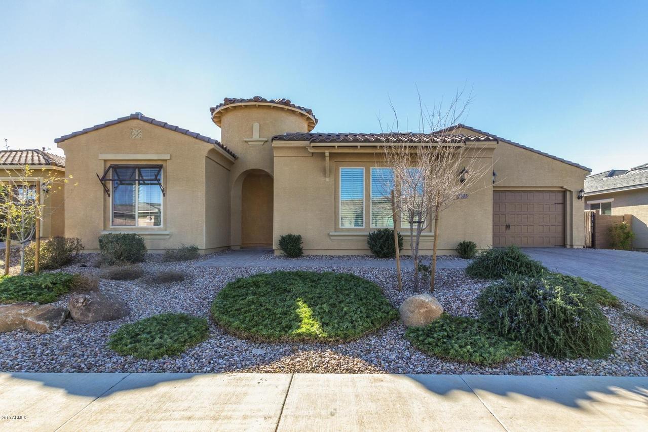2205 E Tomahawk Dr., Gilbert, AZ 85298