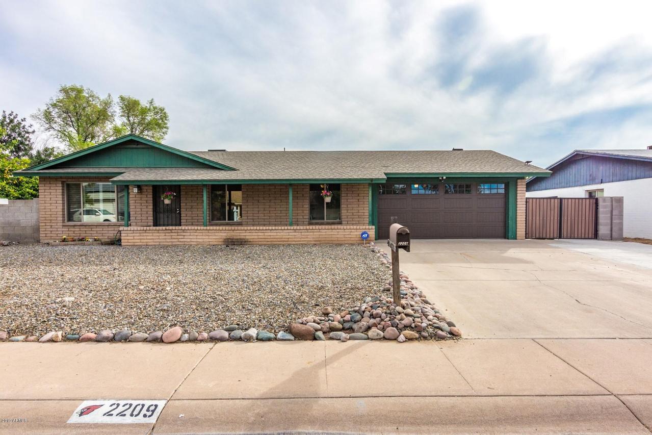 2209 W Maple Dr., Phoenix, AZ 85027