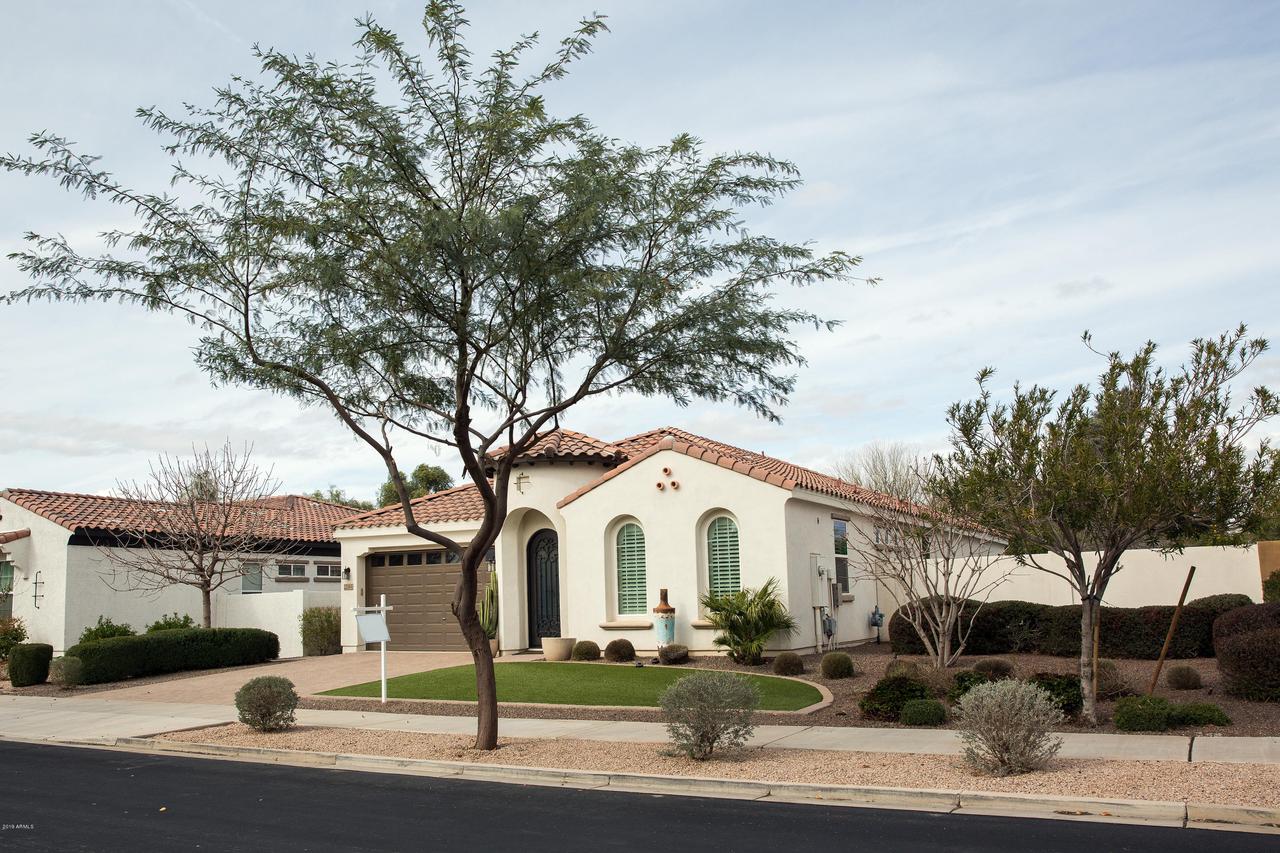 22464 E Creekside Ln., Queen Creek, AZ 85142