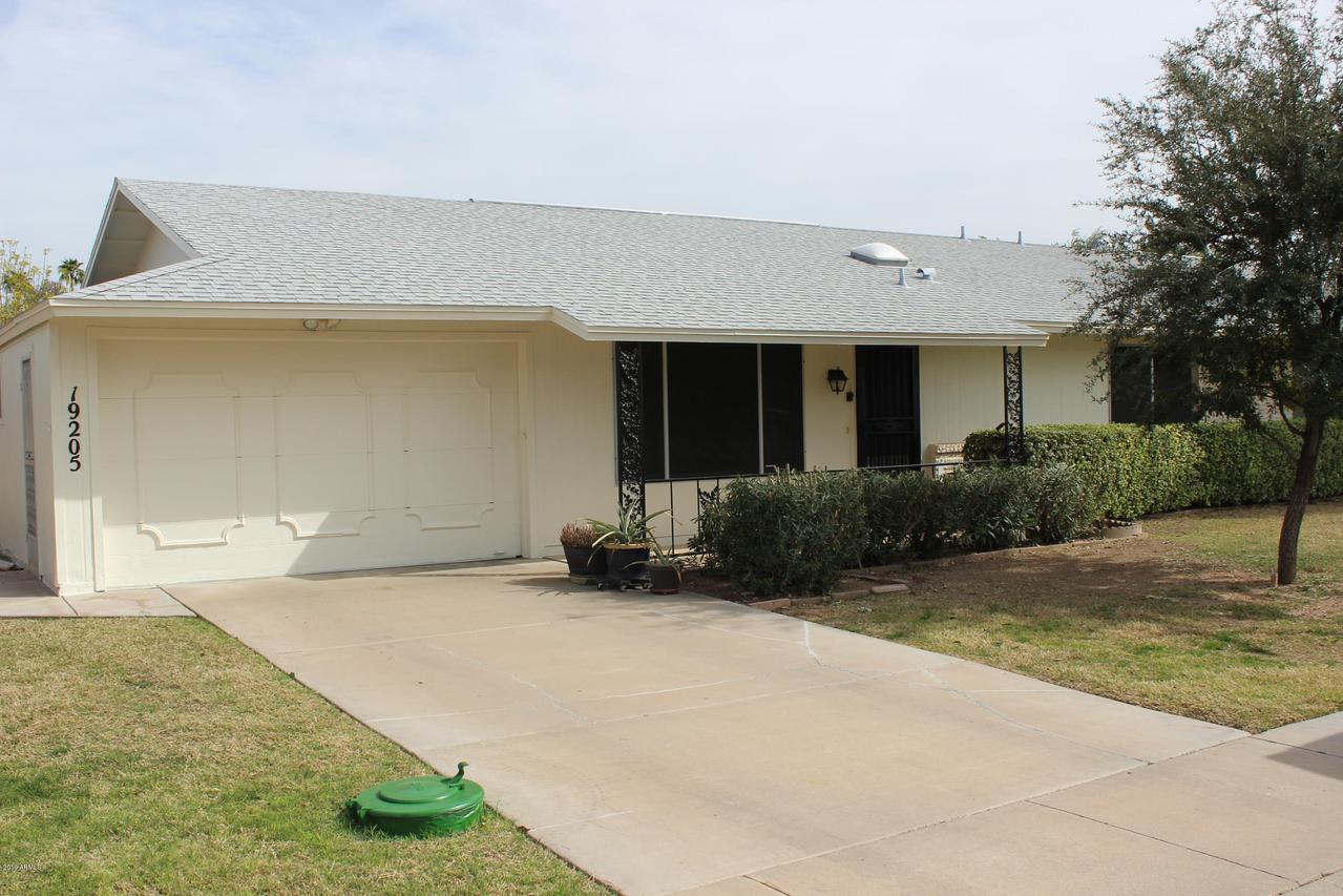 19205 N Signal Butte Cir., Sun City, AZ 85373