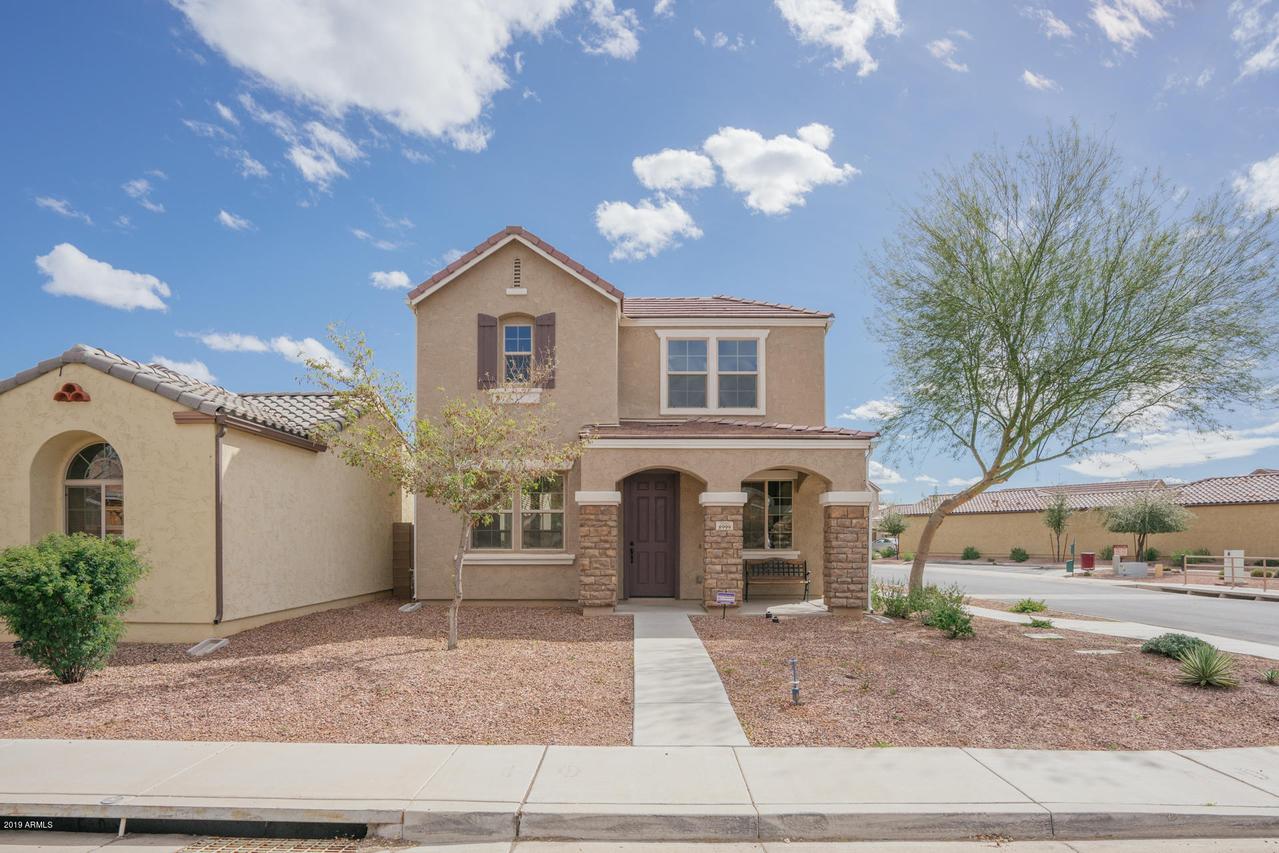 8999 W Northview Ave., Glendale, AZ 85305