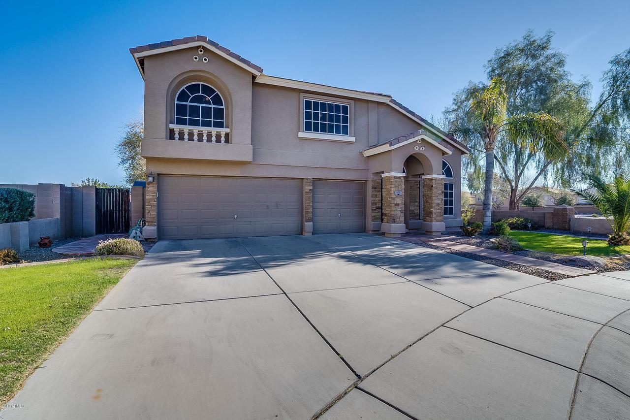 826 E Rolls Cir., San Tan Valley, AZ 85143