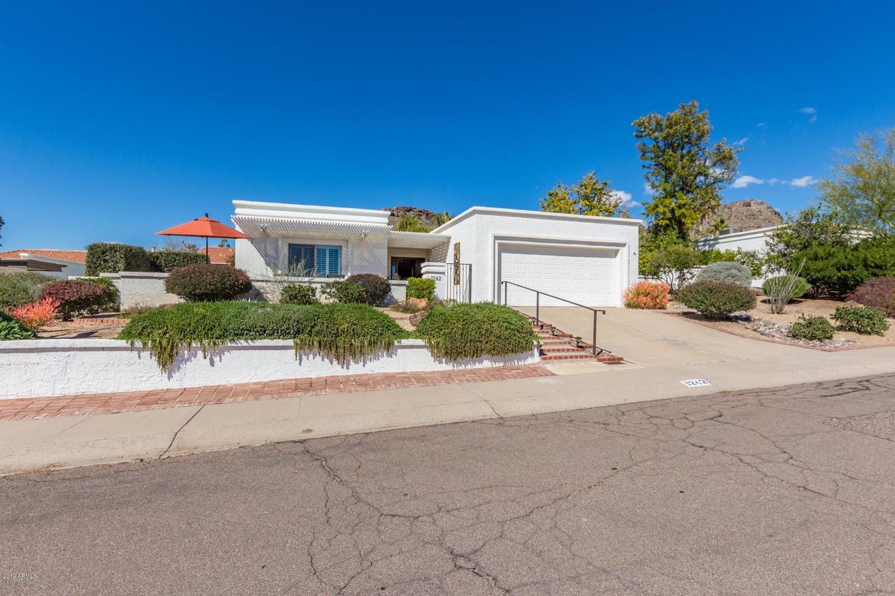 1242 E Acoma Dr., Phoenix, AZ 85022