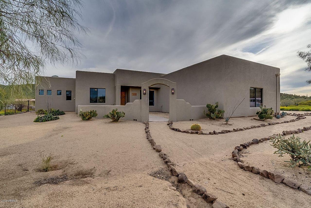 1115 E Magellan Dr., New River, AZ 85087