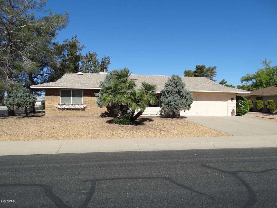 18402 N 95th Dr., Sun City, AZ 85373
