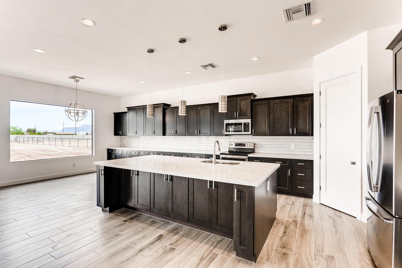 1124 E Loveland Ln., San Tan Valley, AZ 85140