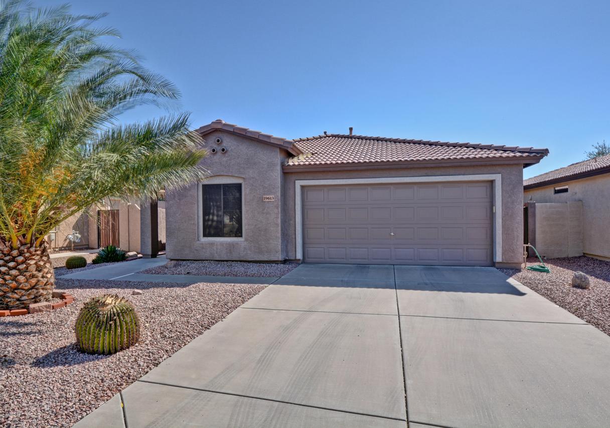 19613 N 107th Dr., Sun City, AZ 85373