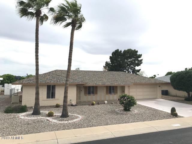16830 N Meadow Park Dr., Sun City, AZ 85351