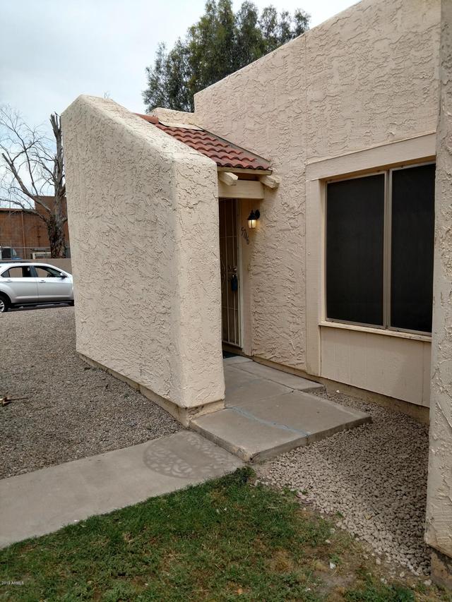 5746 N 44th Ave., Glendale, AZ 85301